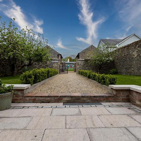 Stay Barrow Blueway - The Stables Monasterevin Kültér fotó