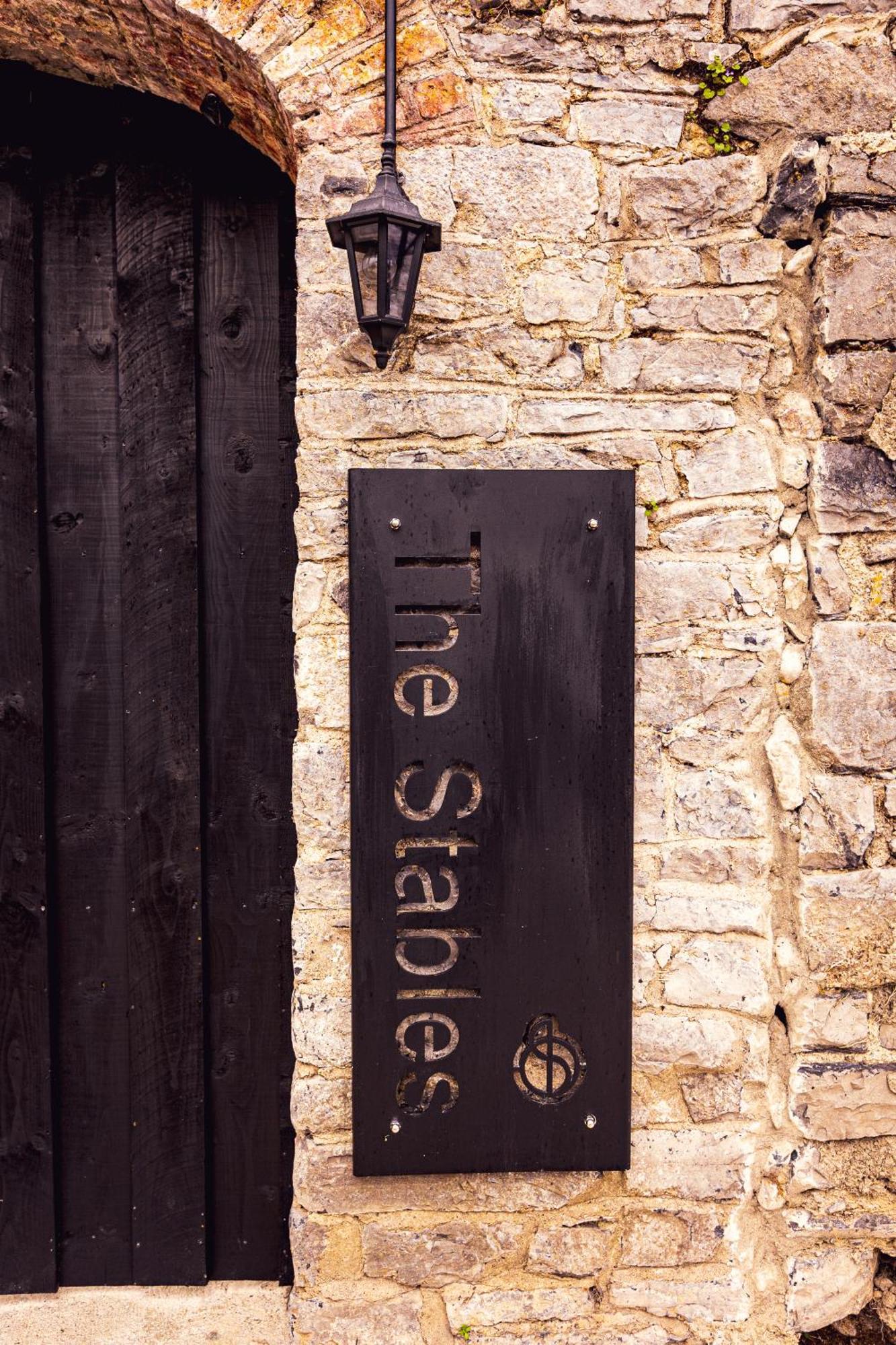 Stay Barrow Blueway - The Stables Monasterevin Kültér fotó